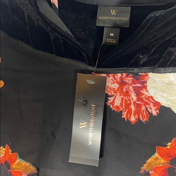 Blouse - Picture 2 of 3